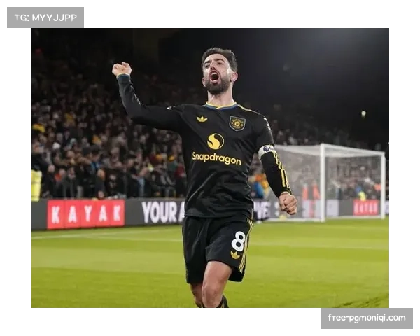 曼联中前场压迫强度适中，B费领衔逼抢线有效限制出球